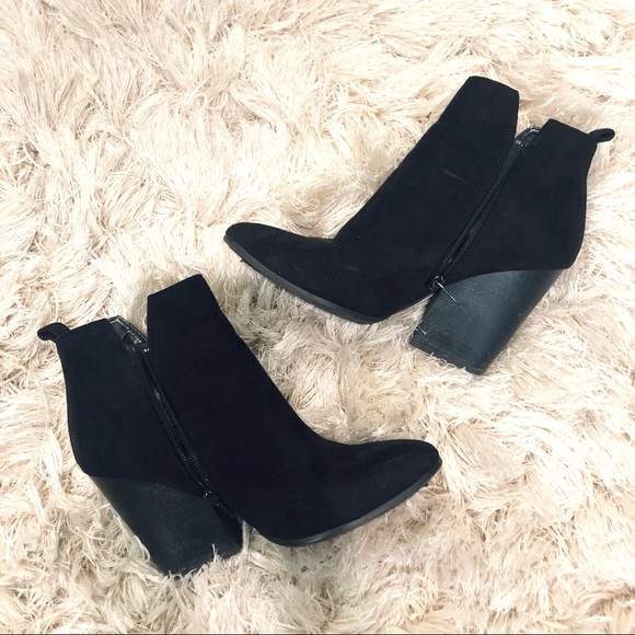 Delicious Shoes - Delicious Black Seude Ankle Boots Size 7.5